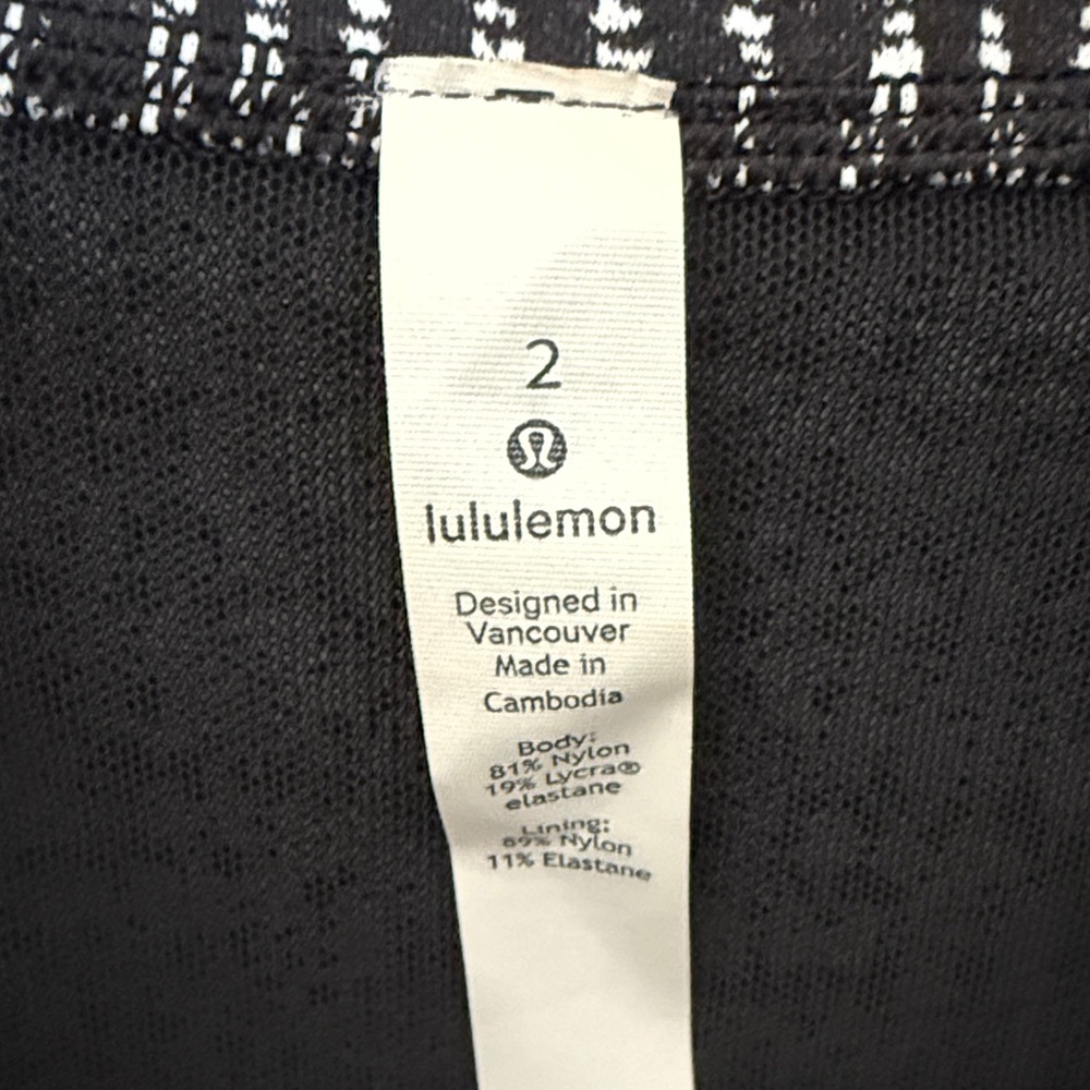 Lululemon Athletica Black and White Jacket - Picture 2 of 5